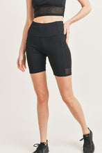 Load image into Gallery viewer, Sheer Mesh Inlay Pocketed Biker Short