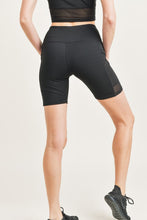 Load image into Gallery viewer, Sheer Mesh Inlay Pocketed Biker Short